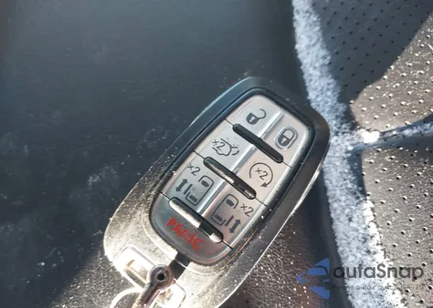 2020 Chrysler Voyager Lxi из США, поврежденный, VIN 2C4RC1DG9LR172002